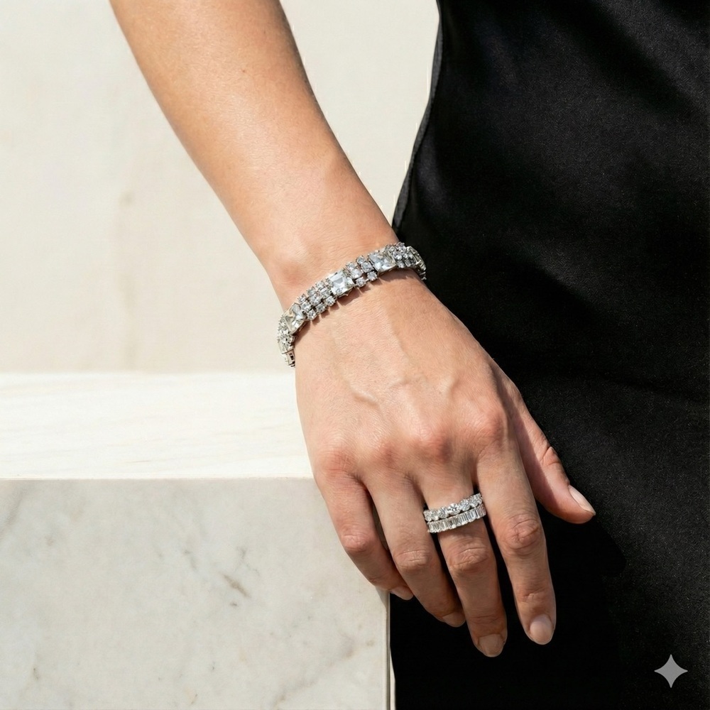 Vintage 1950s rhinestone silver tone bracelet | Baguette and round crystal